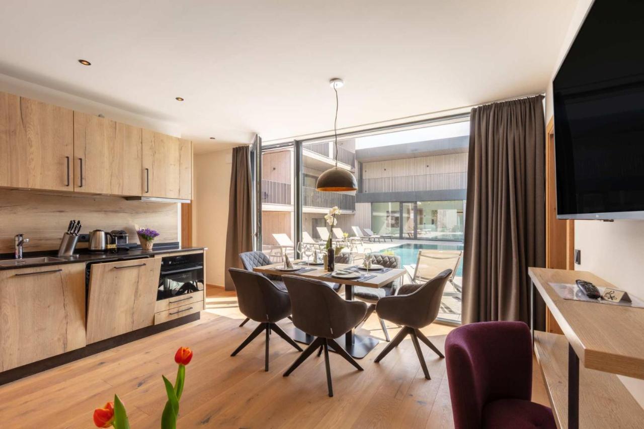 Emma Deluxe Aparthotel Ganzjaehrig Beheizter Aussenpool Piesendorf Exteriör bild