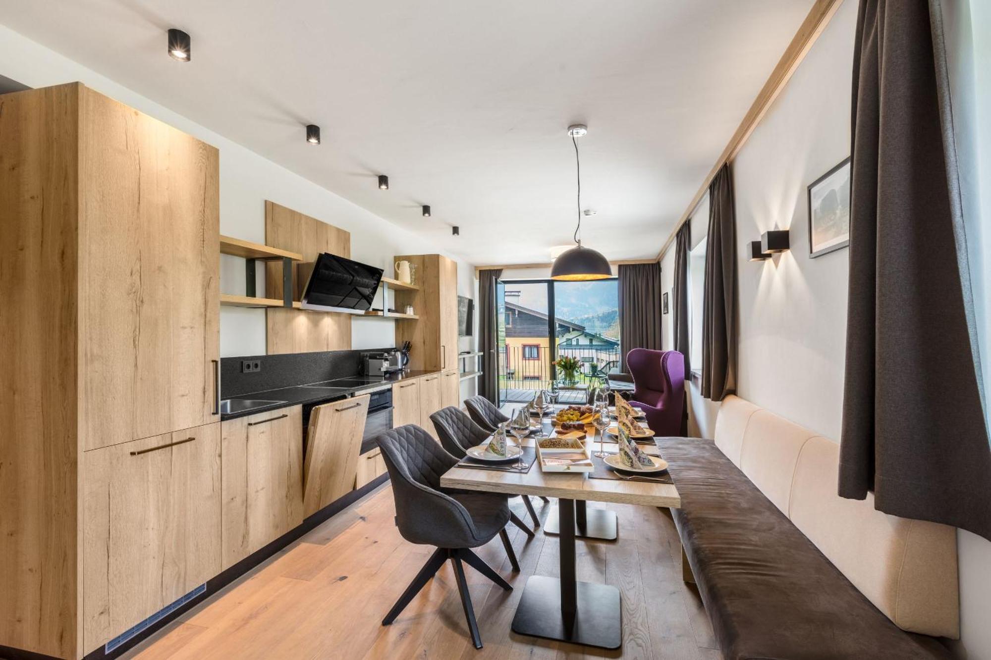 Emma Deluxe Aparthotel Ganzjaehrig Beheizter Aussenpool Piesendorf Exteriör bild