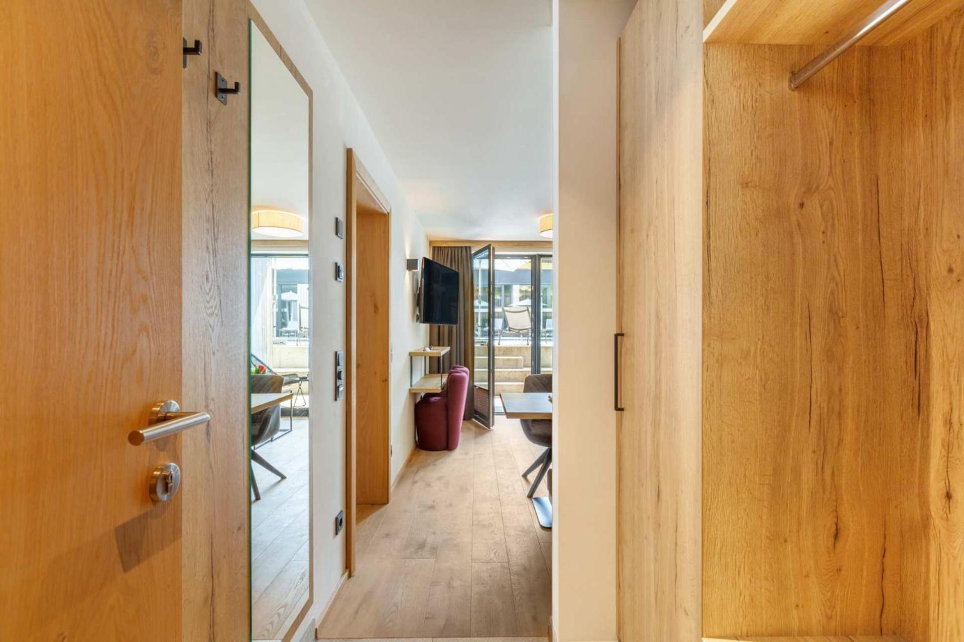 Emma Deluxe Aparthotel Ganzjaehrig Beheizter Aussenpool Piesendorf Rum bild